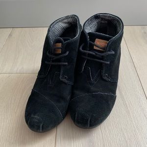 TOMS Black Desert Wedge Ankle Booties